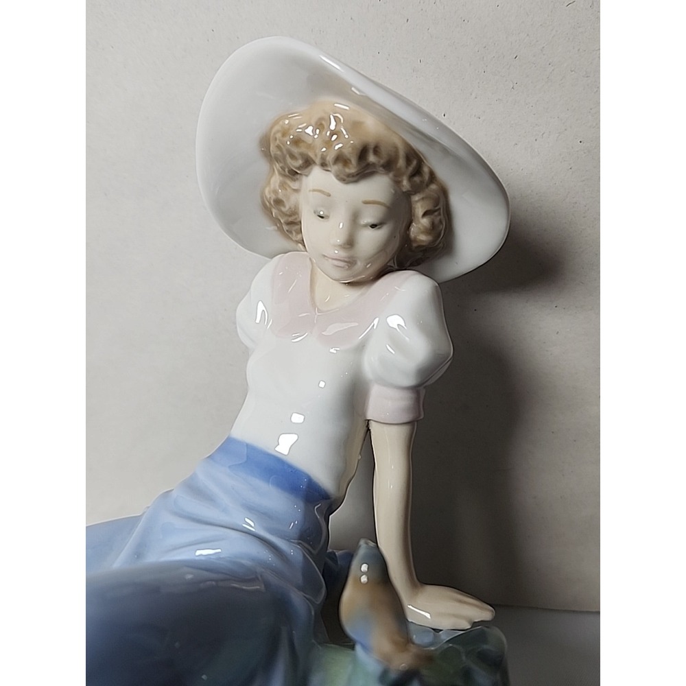 VTG Nao by Lladro '92 Porcelain Sculptur Listening to the Birds' Songs Retired - Picture 2 of 10